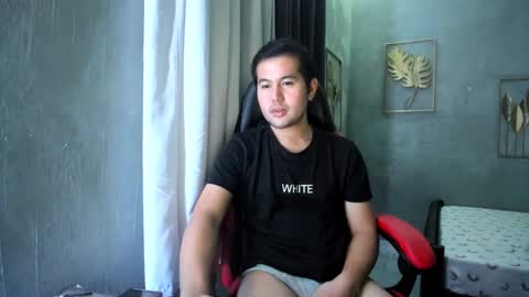 Snapshot of creamynow chatting on 01.06.25 BareCreamyCum online show from 01.06.25