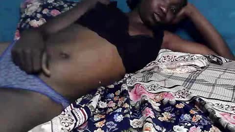 Snapshot of creamyxsugar chatting on 10.29.25 creamyxsugar online show from 10.29.25