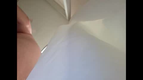 Snapshot of creeeping_death chatting on 11.09.25 The hopeless romantic online show from 11.09.25