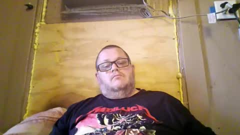 Snapshot of creeeping_death chatting on 11.10.25 The hopeless romantic online show from 11.10.25