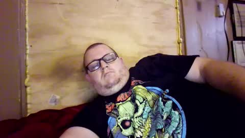 Snapshot of creeeping_death chatting on 11.24.25 The hopeless romantic online show from 11.24.25