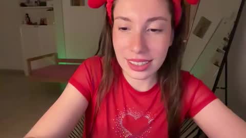 Snapshot of cringebutcute chatting on 10.20.25 Astrid online show from 10.20.25