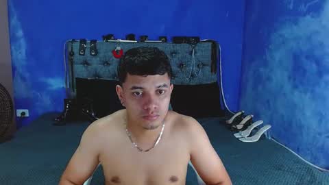 Snapshot of crisandmery chatting on 09.15.25 CRISANDMERY online show from 09.15.25