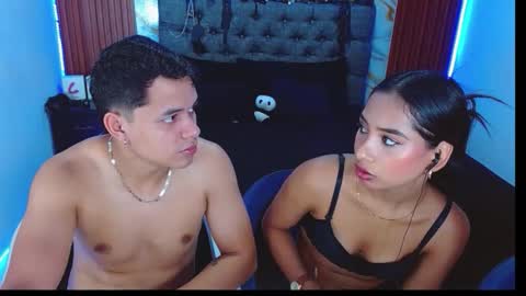 Snapshot of crisandmery chatting on 11.27.25 CRISANDMERY online show from 11.27.25