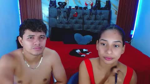 Snapshot of crisandmery chatting on 12.18.25 CRISANDMERY online show from 12.18.25