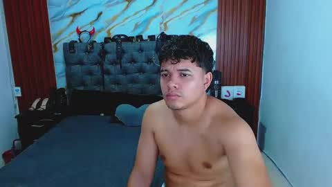 CRISANDMERY online show from 03.04.26