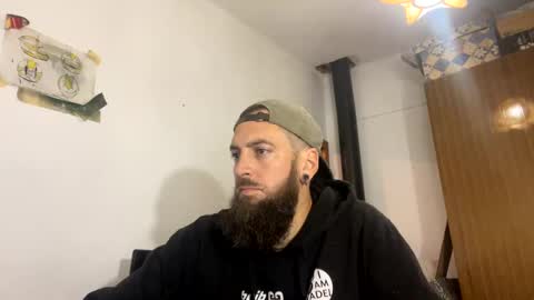 Snapshot of crisbearded chatting on 12.03.24 Eldelabarba online show from 12.03.24