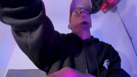criss_zuri online show from 04.28.26