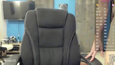 Snapshot of crissstud chatting on 11.12.25 Criss online show from 11.12.25