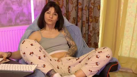 crissy_love online show from 04.04.26
