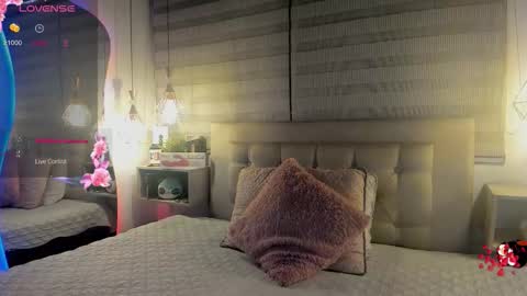 Snapshot of cristal__hot_1 chatting on 03.13.26 Cristal online show from 03.13.26