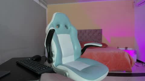 Snapshot of cristal_crossfit chatting on 03.28.26 Cristal online show from 03.28.26