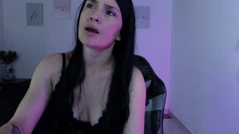  Alejandra from Wednesday to Saturday from 1000 pm to 400 am Colombian hour online show from 06.19.26