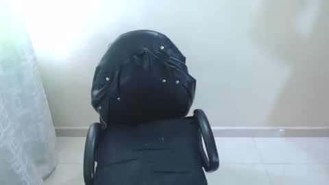 Snapshot of cristal_jayan chatting on 01.23.25 HI online show from 01.23.25