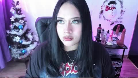 Snapshot of cristal_kosh chatting on 12.07.24 Cris online show from 12.07.24