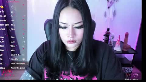 Snapshot of cristal_kosh chatting on 01.23.25 Cris online show from 01.23.25