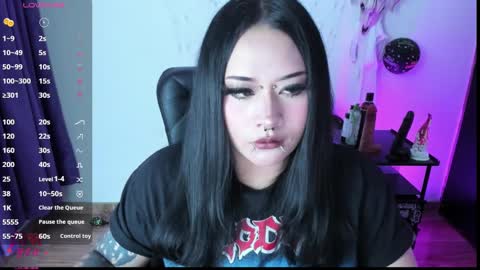 Snapshot of cristal_kosh chatting on 02.06.25 Cris online show from 02.06.25