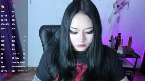 Snapshot of cristal_kosh chatting on 03.05.25 Cris online show from 03.05.25