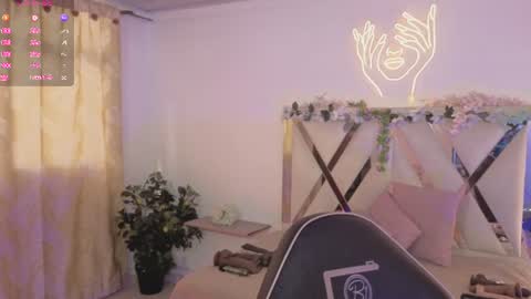 Crystalbroke  online show from 07.04.26