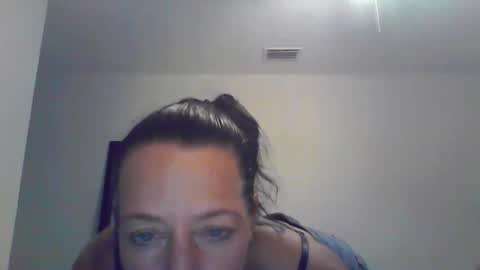 Snapshot of cristalmills069 chatting on 04.24.26 Quartz online show from 04.24.26