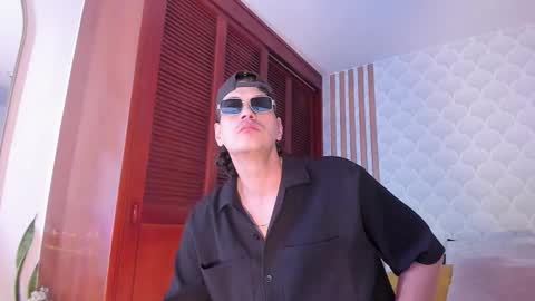 Snapshot of cristianblaze_pamelareal chatting on 02.15.26 Cris Pame online show from 02.15.26