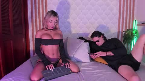 Snapshot of cristianblaze_pamelareal chatting on 03.24.26 Cris Pame online show from 03.24.26