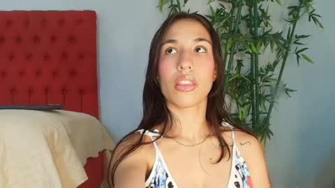 Snapshot of cristina_aznar chatting on 05.20.26 Cris online show from 05.20.26