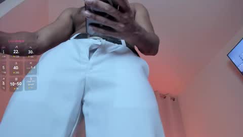 Snapshot of criston_monrrone chatting on 11.11.25 Criston online show from 11.11.25