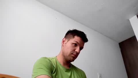 Snapshot of cristopher3042 chatting on 02.09.25 cristopher3042 online show from 02.09.25