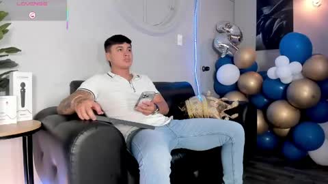 Snapshot of cristopher_strong chatting on 05.22.26 Cristopher online show from 05.22.26