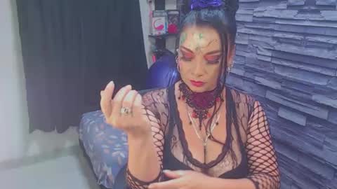 cruela_deviil online show from 10.17.25