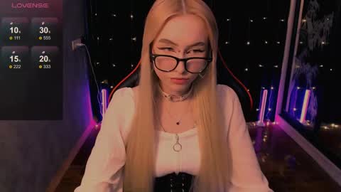 Snapshot of crybambi chatting on 05.17.26 crybambi online show from 05.17.26