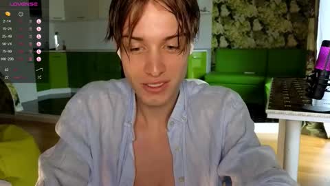 Snapshot of cryptongood chatting on 09.20.25 Lin inst lingoodyy online show from 09.20.25
