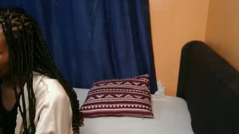 Snapshot of crystal_lisa chatting on 11.17.25 lisa online show from 11.17.25