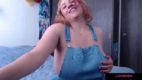 Snapshot of crystal_shadow chatting on 11.16.25 Crystal shadow online show from 11.16.25