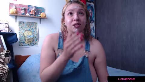 Snapshot of crystal_shadow chatting on 11.30.25 Crystal shadow online show from 11.30.25