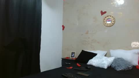 Crystal Blaze online show from 03.08.25