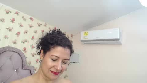 Snapshot of crystal_watson0 chatting on 05.07.26 Milf Latina online show from 05.07.26