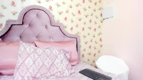 Snapshot of crystal_watson0 chatting on 05.20.26 Milf Latina online show from 05.20.26