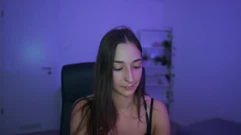 Snapshot of crystalbrunette18 chatting on 04.13.26 Crystalbrunette18 online show from 04.13.26