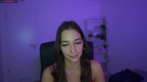 Snapshot of crystalbrunette18 chatting on 04.28.26 Crystalbrunette18 online show from 04.28.26