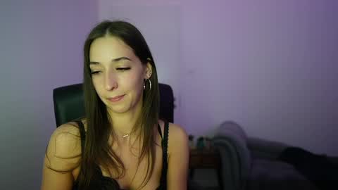 Snapshot of crystalbrunette18 chatting on 05.13.26 Crystalbrunette18 online show from 05.13.26