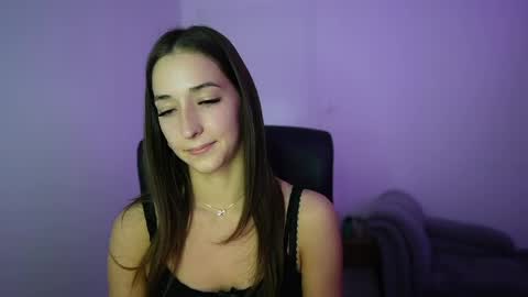 Snapshot of crystalbrunette18 chatting on 05.18.26 Crystalbrunette18 online show from 05.18.26