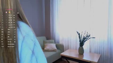 Snapshot of crystaldiva01 chatting on 06.15.26 Diva online show from 06.15.26