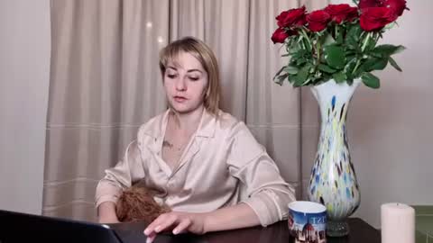 Mary online show from 08.04.26