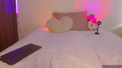 Olivia  online show from 06.25.26