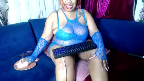 Snapshot of crystaljes chatting on 06.17.26 crystaljes online show from 06.17.26
