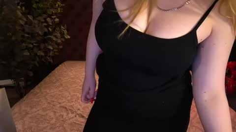 crystallpaws_ online show from 05.26.26