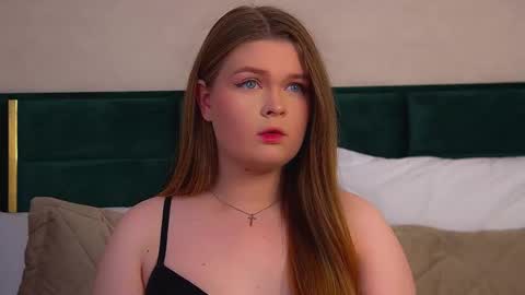 Snapshot of crystallyons chatting on 11.03.25 Crystal online show from 11.03.25