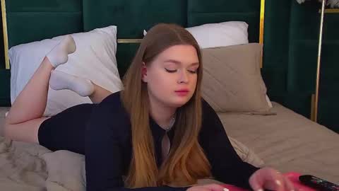 Snapshot of crystallyons chatting on 02.03.26 Crystal online show from 02.03.26